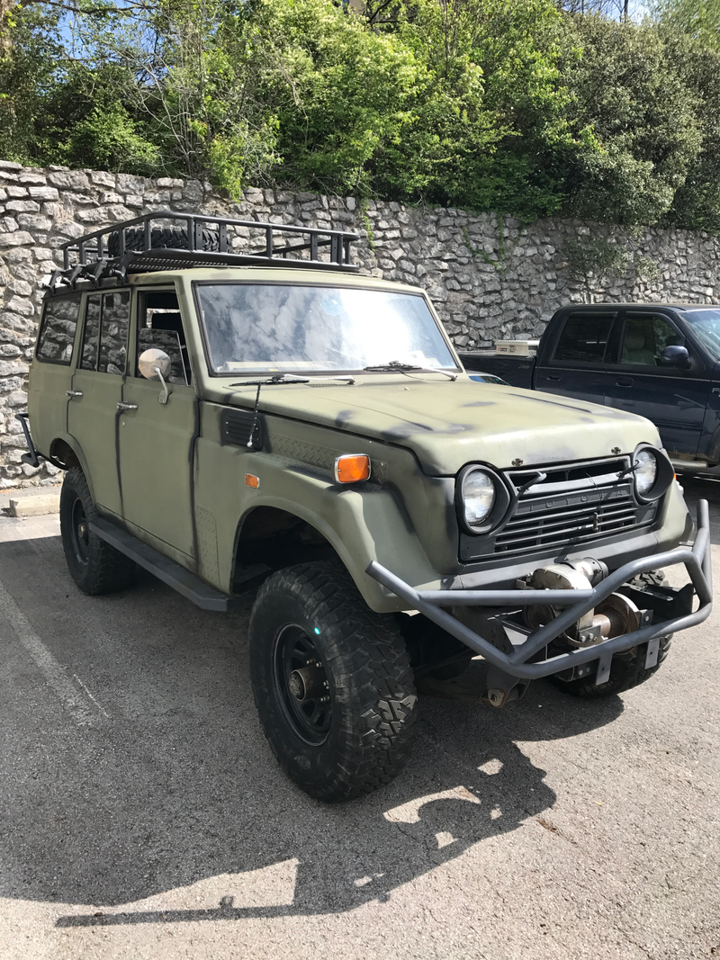 Illustration for article titled Home for the weekend which means pictures of Land Cruisers at the shop!